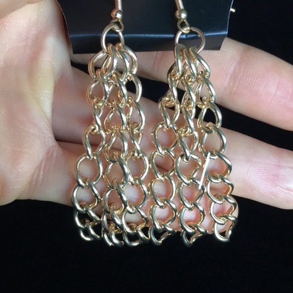 Buy 2 Get 1 Paparazzi Gold Tone Chain Link Dangle Earrings - Picture 2 of 7
